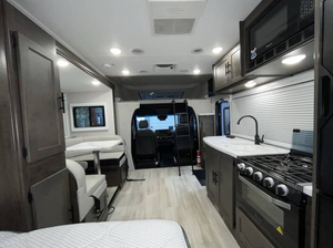 รถบ้านมือสอง Coachmen Prism Class C RV Camper Motorhome ปี 2022 2023 2020 ขายส่ง มีสีให้เลือกตามสั่ง ไมล์น้อย 4-6 ที่นั่ง - Product Image 2