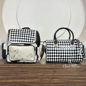 Sac à dos en cuir de vachette à motif à carreaux occidental de designer avec sac de voyage en cuir véritable fait à la main Ensemble de voyage unisexe - Product Image 1