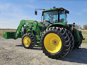 Tractor de Ruedas Usado Deere 7830 de 150HP, Tractor Utilitario Agrícola con Cargador Frontal y Caja de Cambios - Product Image 1