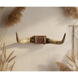 Sculpture artisanale écologique en forme d'animal à longues cornes avec base en agate, taille personnalisée pour la décoration du salon - Product Image 1