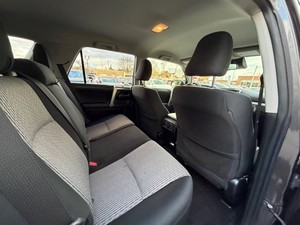 Toyota 4Runner SR5 4x4 4DR SUV 2021 ASEQUIBLE con Transmisión Automática y Asientos de Cuero - Product Image 3