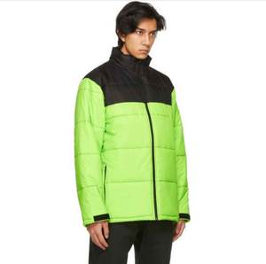 Chaqueta Acolchada con Cuello Alto, Diseño Acolchado Cálido, Relleno Aislante para Clima Invernal y Moda Urbana - Product Image 3