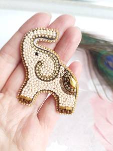 Broches con cuentas Broche de diseñador hecho a mano. Accesorios de alta calidad. Broche de diseño único. El mejor regalo para baby shower. - Product Image 4