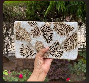 Floral Beaded <b>Clutch</b> Bag Fashionable <b>Pink</b> Sunflower Beaded Crossbody Bag Zipper Large Capacity Summer 2025 Collection Handmade - Product Image 5