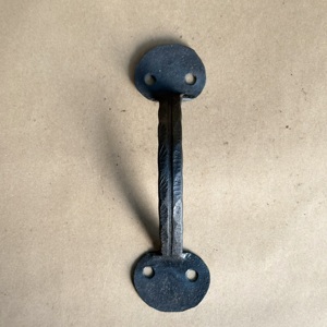 มือจับทรงกลมและมือจับแบบดึง คุณภาพสูง ผิวเคลือบน้ำมันสีดำ ดีไซน์หรูหรา สำหรับประตูและลิ้นชัก ราคาประหยัด - Product Image 2