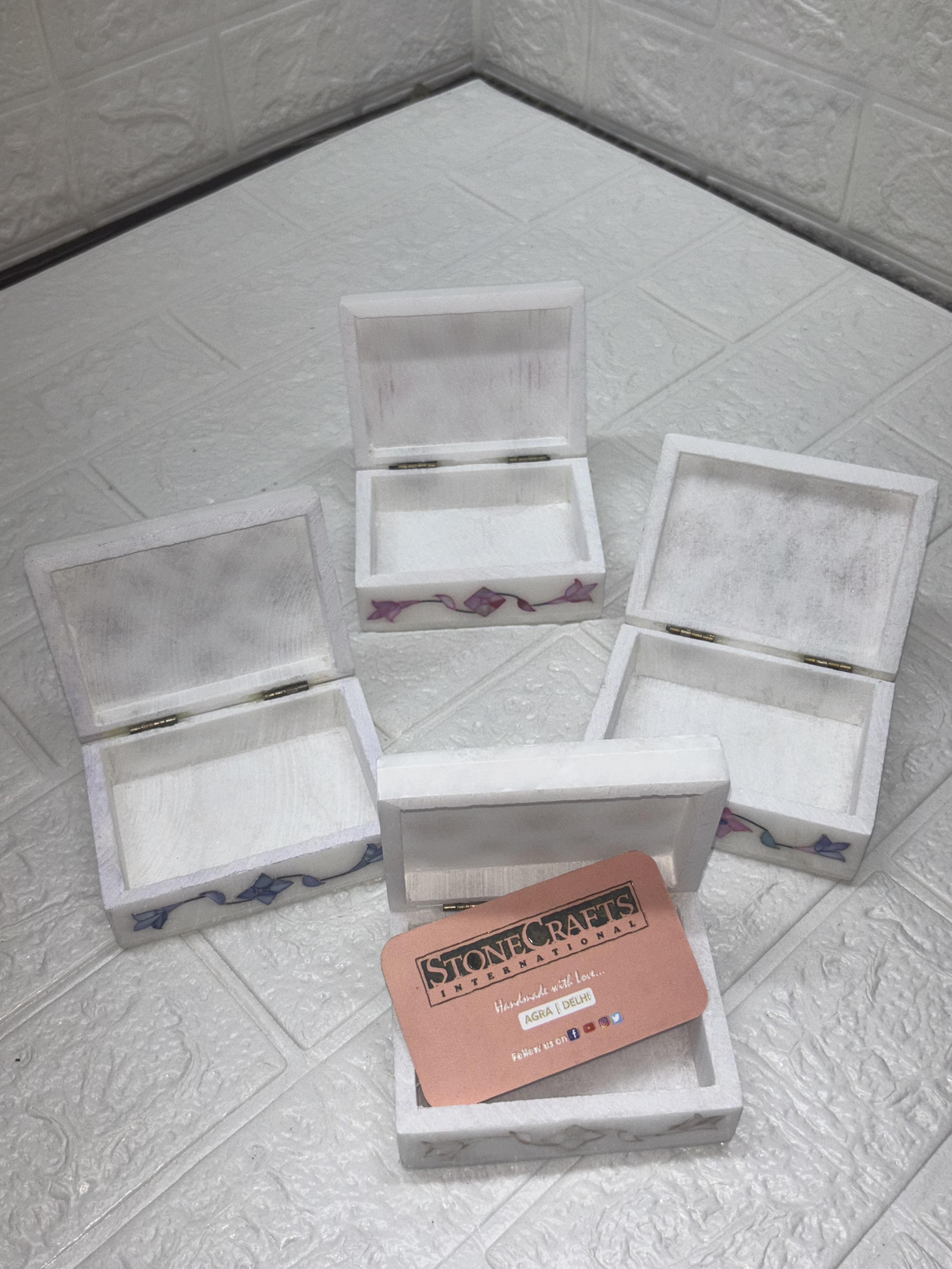 ตามที่แสดงในภาพ