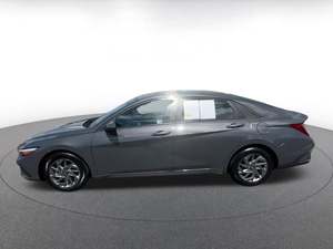 HYUNDAI ELANTRA SEL 2024, berline à faible kilométrage, traction avant - Product Image 6