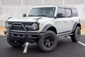 Ford Bronco First Edition EcoBoost V6 2021 Usado, Paquete Sasquatch, Procedente del Oeste, Mayormente sin Modificaciones - Product Image 2