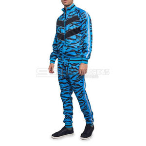 Conjunto Deportivo de Dos Piezas para Hombre, de Primera Calidad, Ligero, con Capucha, Estilo Vintage, Personalizado por Sublimación, Ecológico y Reversible - Product Image 1