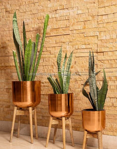 Maceta de metal de lujo a granel con maceta de soporte de madera (Juego de 3) - Product Image 2