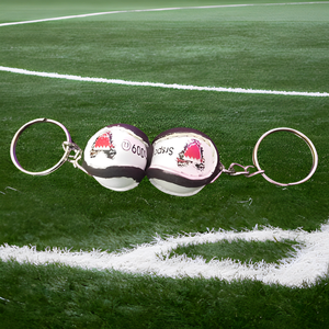 Porte-clés multifonctionnels en cuir PU faits à la main, très demandés, en forme de ballons de hurling gaéliques, pour un divertissement sportif de haut niveau - Product Image 6