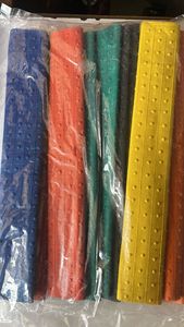 Poignées de manche de batte de cricket en caoutchouc multicolores, accessoires avec emballage personnalisé pour plus de confort - Product Image 5