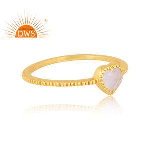 Bague empilable artisanale en argent sterling plaqué or 18 carats avec pierre de lune arc-en-ciel naturelle, fabricant de bijoux demi-fins - Product Image 3