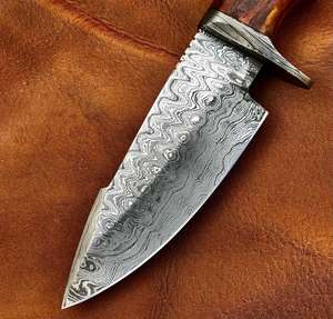 Cuchillo de Caza Industrial Hecho a Mano con Hoja de Acero de Damasco y Mango de Madera con Funda para Supervivencia al Aire Libre y Camping - Product Image 3