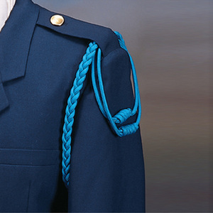 Cordon Aiguillette tressé à l'épaule personnalisé de qualité supérieure pour le défilé de fanfare scolaire et la décoration d'uniforme avec options de choix de couleur - Product Image 3