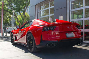 USADO 2024 812 GTS Convertible RWD Turbo Cuero Oscuro R20 ACC Conducción Segura Listo para Conducir - Product Image 5