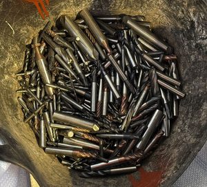 Venta de Chatarra de Carburo de Tungsteno Puro de Alta Calidad MEJOR PRECIO: Chatarra de insertos mixtos de carburo de tungsteno, accesorios usados de grado LMS - Product Image 2