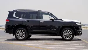 Meilleur prix LandCruiser LC300 VXR 2024 |   3.3D Diesel AT |   SUV 4x4 de luxe gris |   Véhicule d'exportation toutes options - Product Image 3