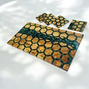 Planche à découper en résine époxy en bois d'olivier de luxe faite à la main en bois naturel, taille et couleur personnalisées pour la cuisine et la salle à manger - Product Image 1