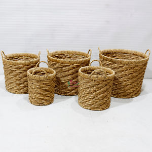 Panier en osier en jacinthe d'eau fait à la main et respectueux de l'environnement, rangement durable pour une organisation domestique élégante et pratique - Product Image 5