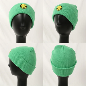 Gorro de invierno personalizado para niños, gorro de punto suave y acogedor, parche con logotipo bordado para deportes, pesca, viajes, ropa informal vibrante - Product Image 4