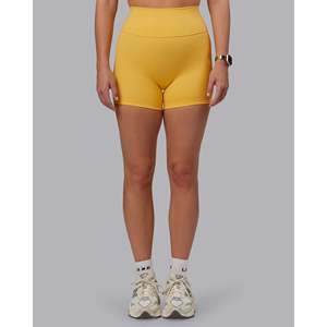 Shorts Ultra High-Rise 4 de Mujer Fusion, Estilo Banana, Color Crema - Product Image 6