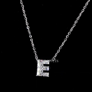 Colgantes y dijes de joyería fina del alfabeto en HPHT/CVD Lab Grown Diamond DEF VVS/VS Letter E para certificado IGI unisex 10kt Gold - Product Image 1