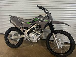 Nueva 2025 - 2026 Kawasaki KLX 110R L 112cc Nueva motocicleta Dirtbike lista para exportar a todo el mundo - Product Image 4