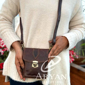 Sac à bandoulière en cuir véritable fait à la main en cuir véritable nouveau sac à main décontracté petit sac à bandoulière bureau en gros sacs unisexes de haute qualité - Product Image 1