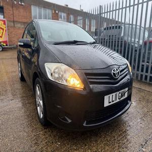 TOYOTA AURIS 2011 USADO, Volante a la Izquierda/Derecha - Product Image 1