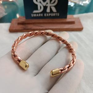 Bracelet jonc en cuivre massif traditionnel, ajustable, ouvert, fait main, finition polie, design uni gravé, léger, unisexe - Product Image 5