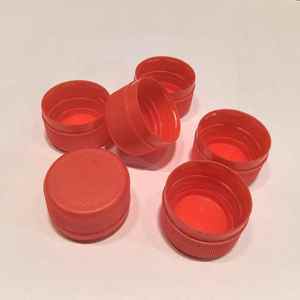 Capuchon en plastique PCO de haute qualité de 28mm pour emballage principal d'huile disponible en matériau HDPE rouge jaune blanc vert - Product Image 2