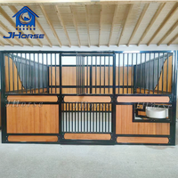 Box de manège portable robuste en bois et métal, résistant à l'eau, avec porte coulissante, pour chevaux