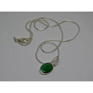 Collier à pendentif en argent sterling 925 fait à la main avec coussin en émeraude verte naturelle coupe diamant cadeau de fiançailles élégant pour les femmes - Product Image 4