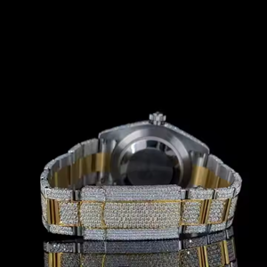 Montre Hip Hop de luxe pour hommes en acier inoxydable de haute qualité avec sertissage artisanal de diamants Moissanite VVS - Product Image 3