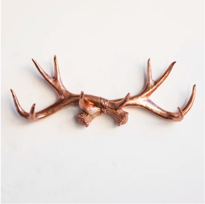 Décoration murale moderne en forme de tête de bois de cerf en or rose avec motif vertical pour les occasions d'anniversaire. - Product Image 1