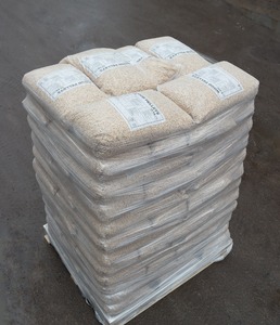 Pellets de biomasa de calidad Pellets de madera de haya en bolsas de 15kg - Product Image 6