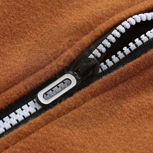 Bordado de letras D de alta demanda, diseño único, chaquetas universitarias de lona duraderas cálidas para máquina frontal de soporte de béisbol universitario - Product Image 4