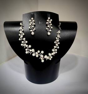 Conjunto de Collar Gargantilla Pesado con Perlas Naturales y Aleación de Cobre Premium, Joyería de Lujo para Bodas, para Mujer - Product Image 3