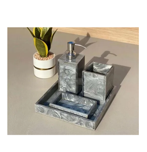 Fournisseur de gros Ensemble de salle de bain en résine Porte-distributeur de shampoing Ensemble d'accessoires de salle de bain 5 pièces Design en résine - Product Image 3