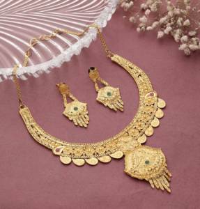 Ensemble de colliers courts plaqués or, bijoux de luxe, bijoux de mode, bijoux traditionnels, ensemble de bijoux en laiton plaqué or. - Product Image 1