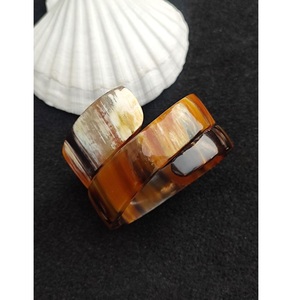 Brazalete de Cuerno de Búfalo para Mujer, Joyería Hecha a Mano, Abraza Tu Estilo Único, Brazalete Muy Elegante Hecho a Mano en India - Product Image 2
