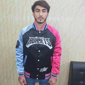 เสื้อแจ็กเก็ตแขนยาวผ้าซาตินพิมพ์ลายสำหรับผู้ชาย2025เสื้อแจ็กเก็ตบอมเบอร์ผ้า100% โพลีเอสเตอร์ลำลองใช้ได้ทั้งชายและหญิงเสื้อแจ็คเก็ตบอมเบอร์ปักฉลากตามต้องการ - Product Image 4