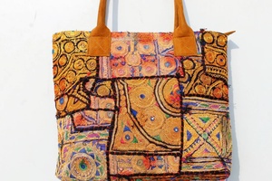 Sac fourre-tout indien à bandoulière brodé Banjara avec fermeture à glissière Art Banjara décoré à la main - Product Image 4