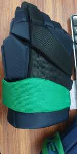 Gants de hockey sur glace multicolores de nouvelle conception équipement de protection dans toutes les tailles ensembles - Product Image 3