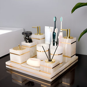 Juego de Baño de Cinco Piezas de Lujo, Ecológico y Personalizable, Accesorios Elegantes de Color Blanco para Baños de Hotel y Hogar - Product Image 1