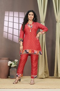 ชุดผ้าไหมปักลายสำหรับผู้หญิงสวยสง่าชุดลายซาลวาร์ Kameez แบบ Co-Ord มีสไตล์ชาติพันธุ์ชุดปาร์ตี้สวมใส่สบายสำหรับทุกวัน - Product Image 3