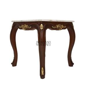 Mesa Auxiliar Cuadrada de Lujo con Tapa de Mármol Blanco Veteado y Patas de Madera de Palisandro Talladas a Mano para una Decoración Interior Clásica y Elegante - Product Image 3