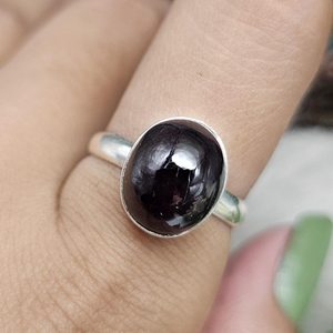 Élégante bague pour femme en argent sterling 925 Onyx noir naturel avec incrustation de réglage de pierre précieuse ovale pour les mariages et les fêtes - Product Image 3
