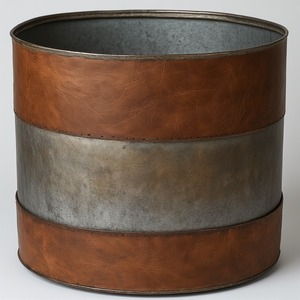 Jardinière unique en cuir galvanisé avec base en métal gravé Artisan détaillant parfait pour les maisons décoratives saisonnières - Product Image 2